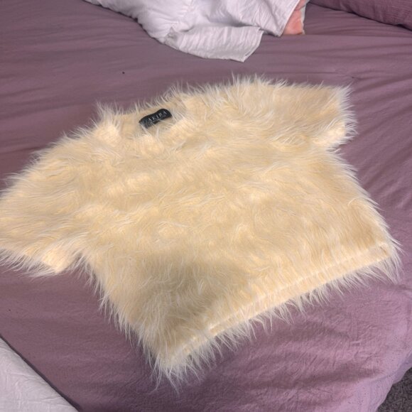 Fuzzy Cream Crop Top - Picture 4 of 5